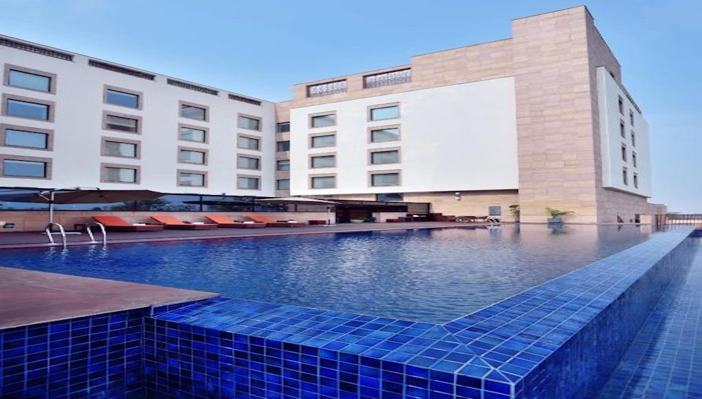 Courtyard by Marriott Raipur pool Raipur