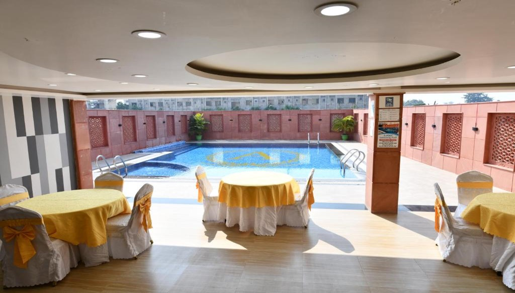 Hotel Anand International bodhgaya pool