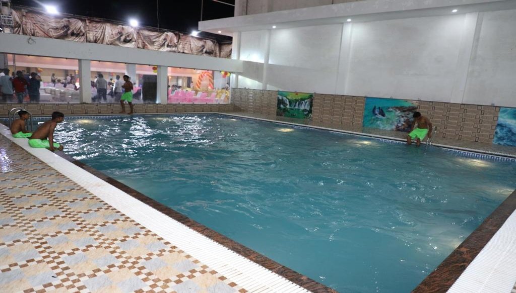 Hotel Star BodhGaya pool