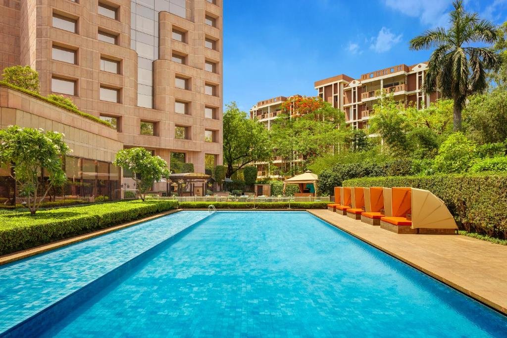 ITC Maurya hotel with swimming pool new delhi