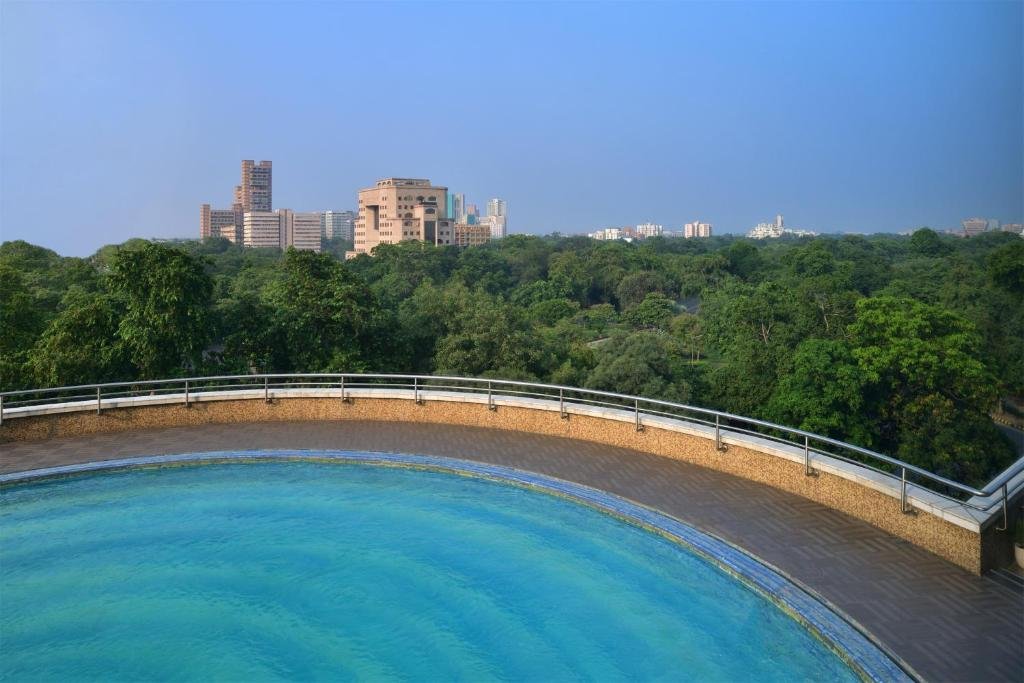 Le Meridien New Delhi hotels with swimming pool