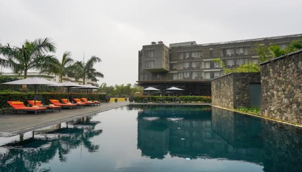 Radisson Resort and Spa Lonavala swimming pool