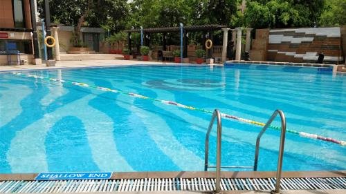 The Suryaa New Delhi hoel with swimming pool