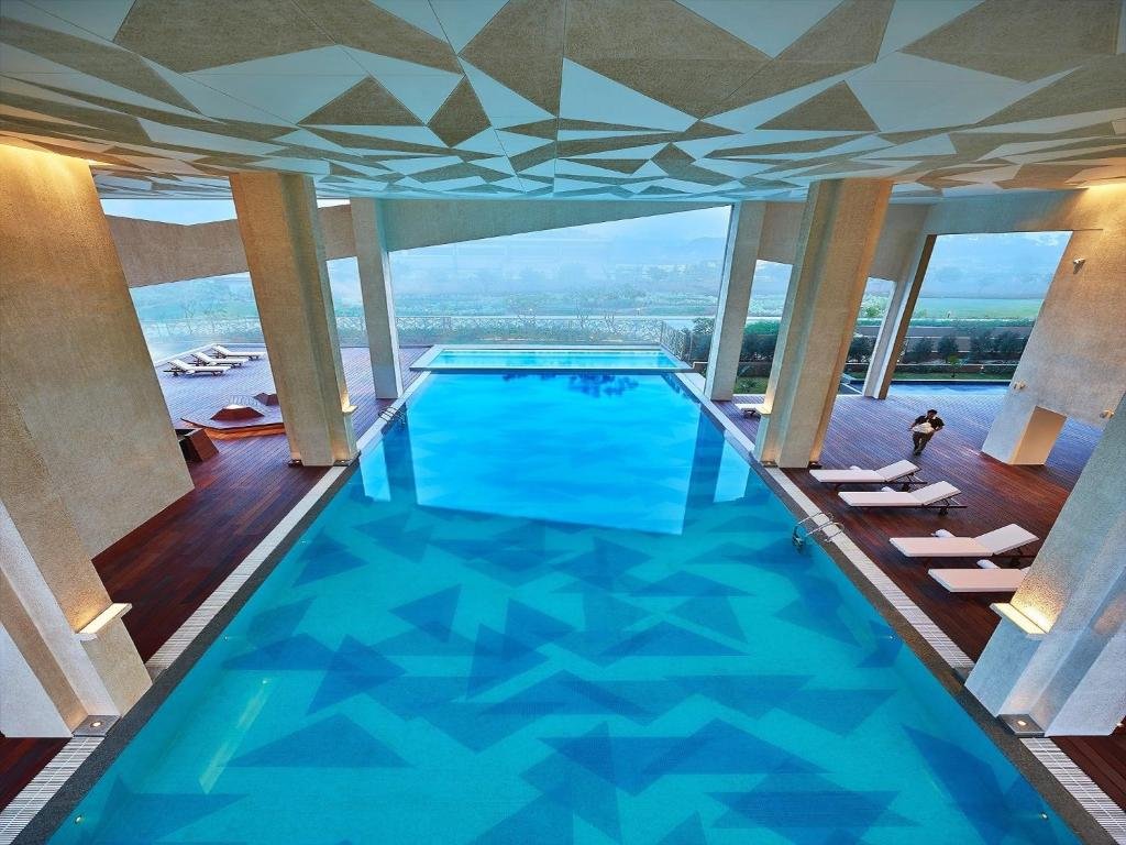 Vivanta New Delhi swimming pool hotel