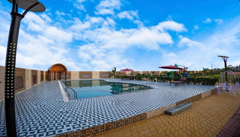 pool The Bodhi Palace Resort Bodh Gaya