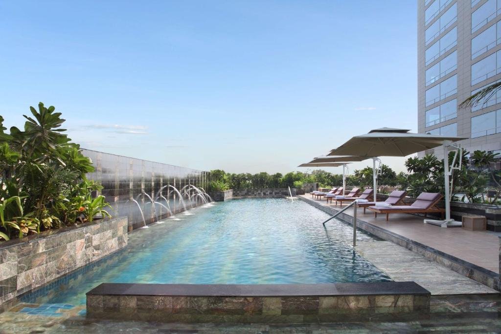 swimming pool Hyatt Regency Ahmedabad