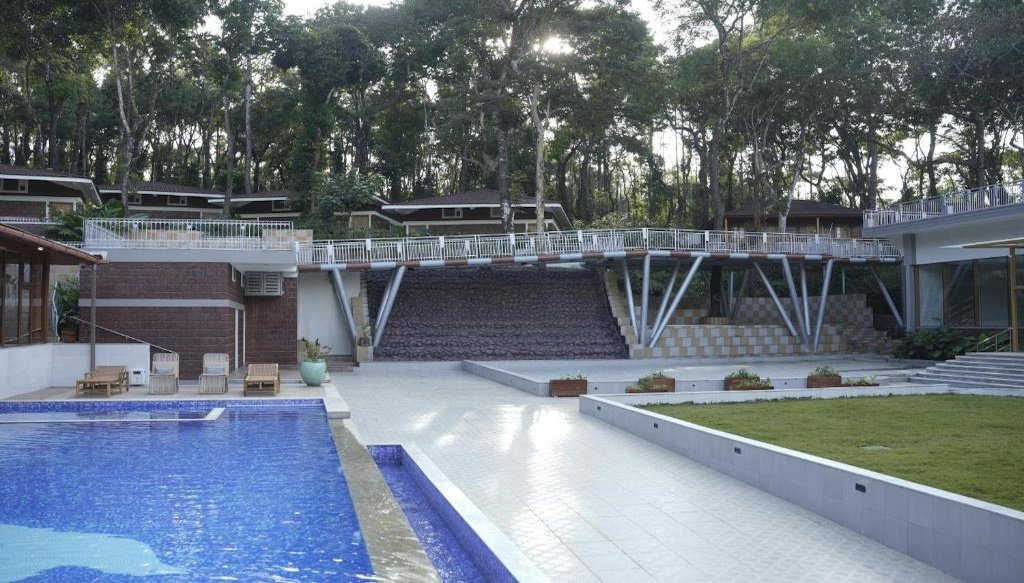 swimming pool Regenta Resort Sakleshpur