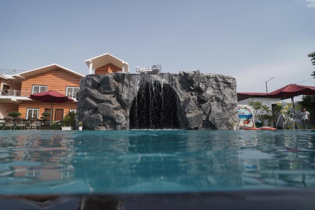 7 Hills Resort Gwalior with swimming pool