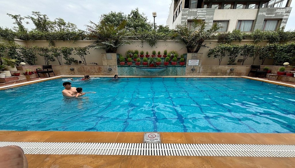 Doubletree By Hilton Varanasi swimming pool