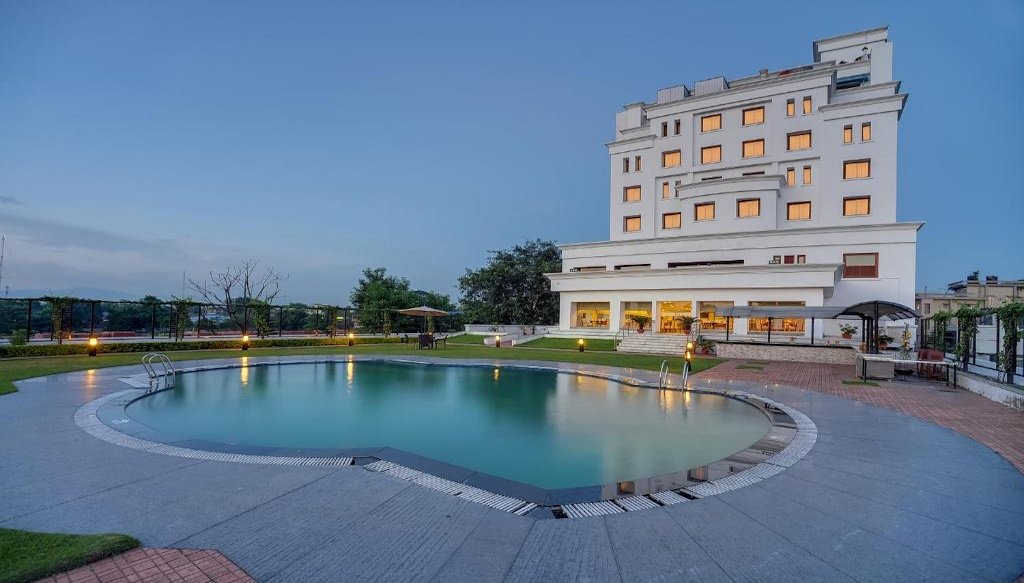 Royal Sarovar Portico Siliguri hotel with pool