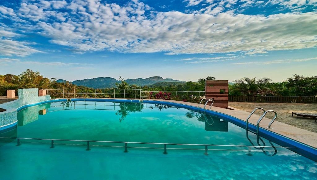 Sterling Mount Abu swimming pool hotel