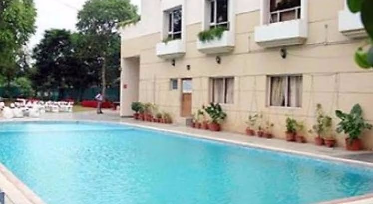 The Central Park Hotel Gwalior swimming pool