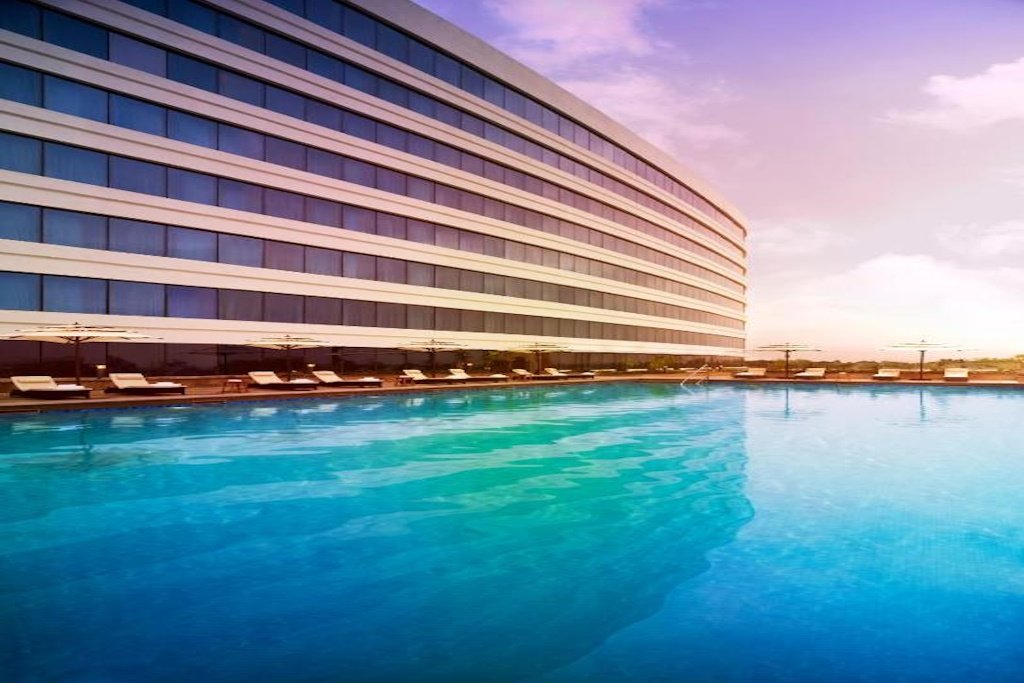 Vivanta Coimbatore hotel swimming pool