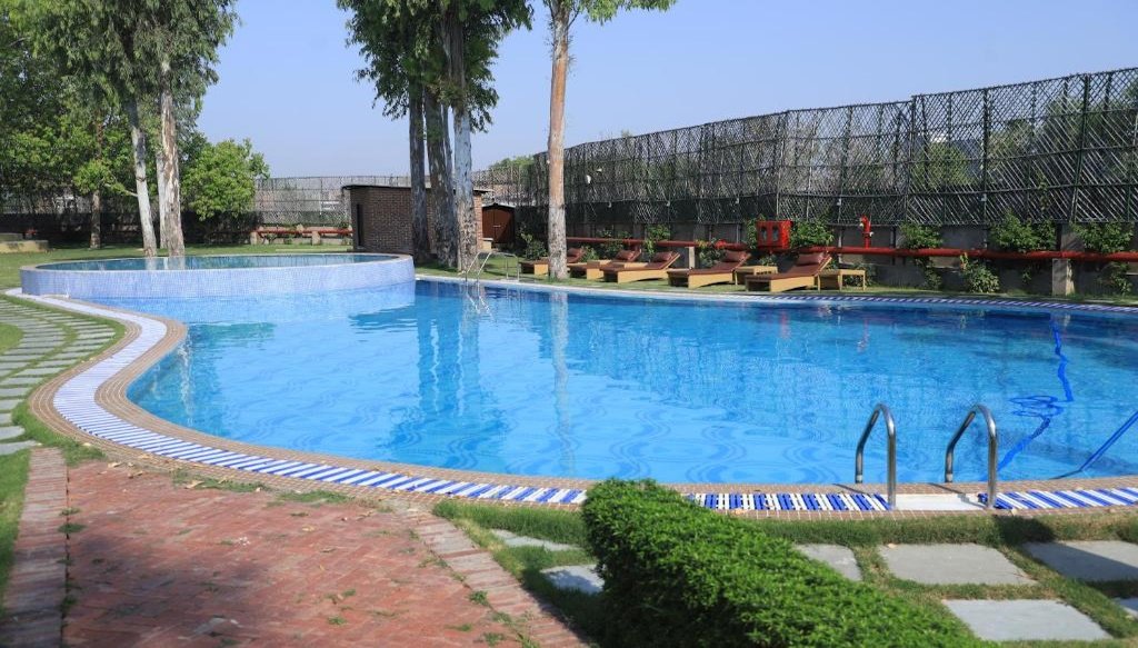 outdoor pool Om Vilas Benares Varanasi