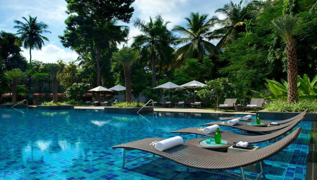 swimming pool in chennai hotel Taj Coromandel