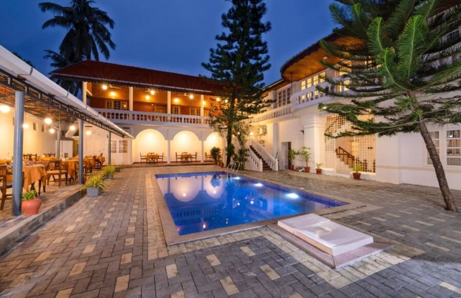 Dutch Bungalow hotel kochi swimming pool