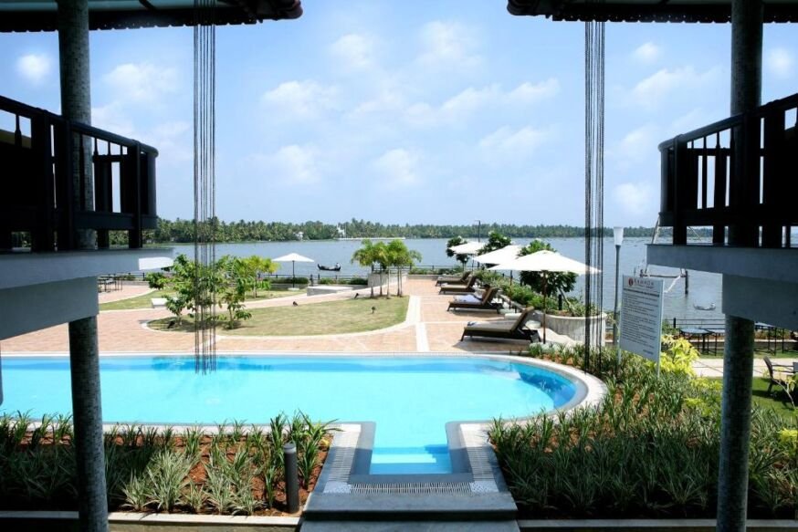 Ramada Resort by Wyndham Kochi pool