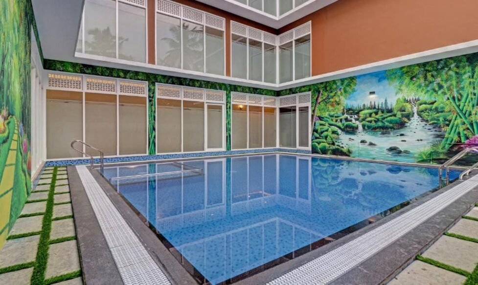 Treebo Golden Terminal Kochi Airport swimming pool