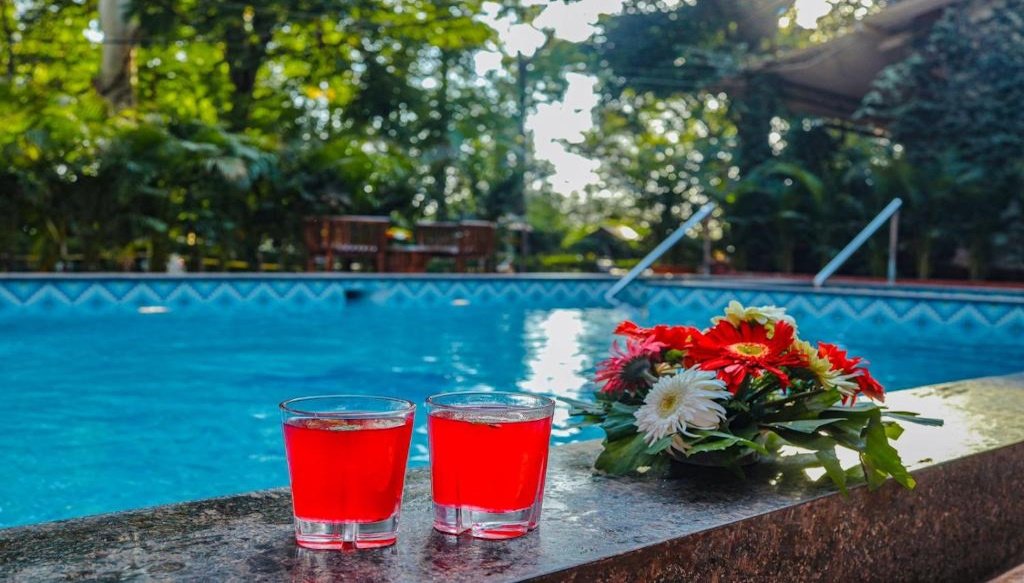 swimming pool in panchgani Hotel Malas