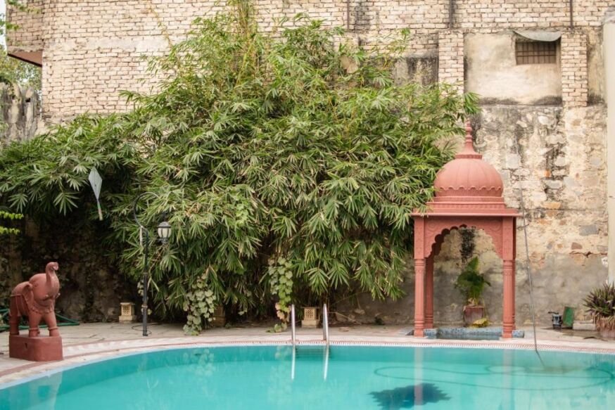 Hotel swimming pool jaipur Bissau Palace