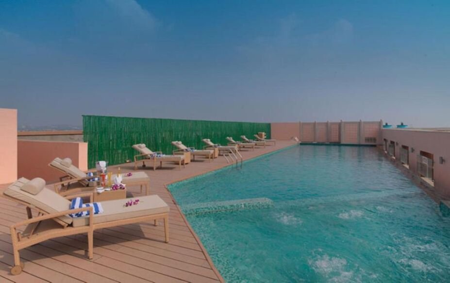 Royal Orchid Jaipur hotel swimming pool